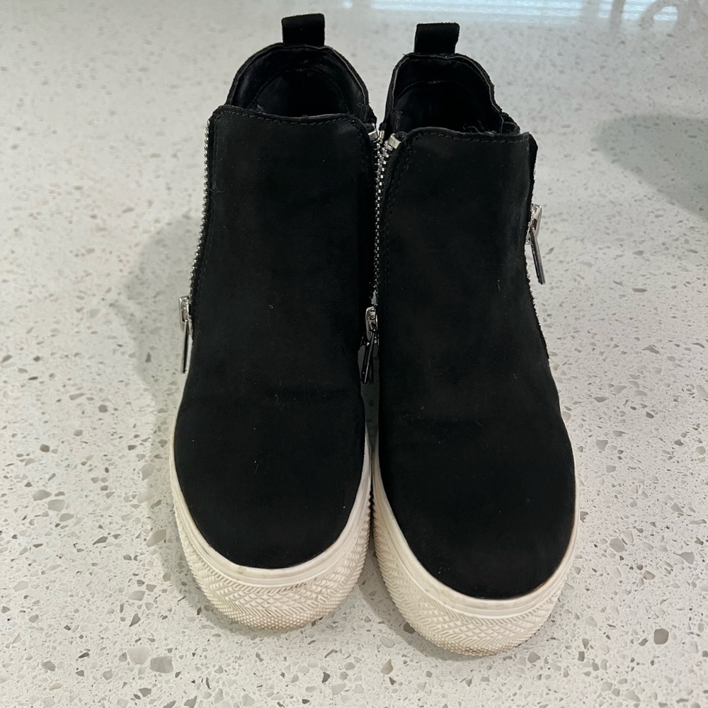 Steve Madden Widget high top sneaker suede
